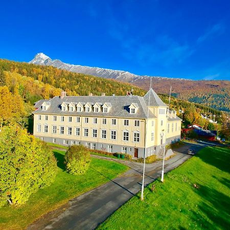 Solhov, Castle Of The Lyngen Alps Hotel Lyngseidet Bagian luar foto