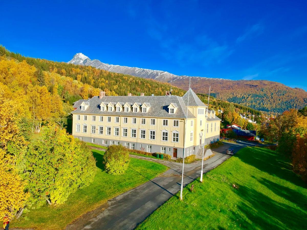 Solhov, Castle Of The Lyngen Alps Hotel Lyngseidet Bagian luar foto