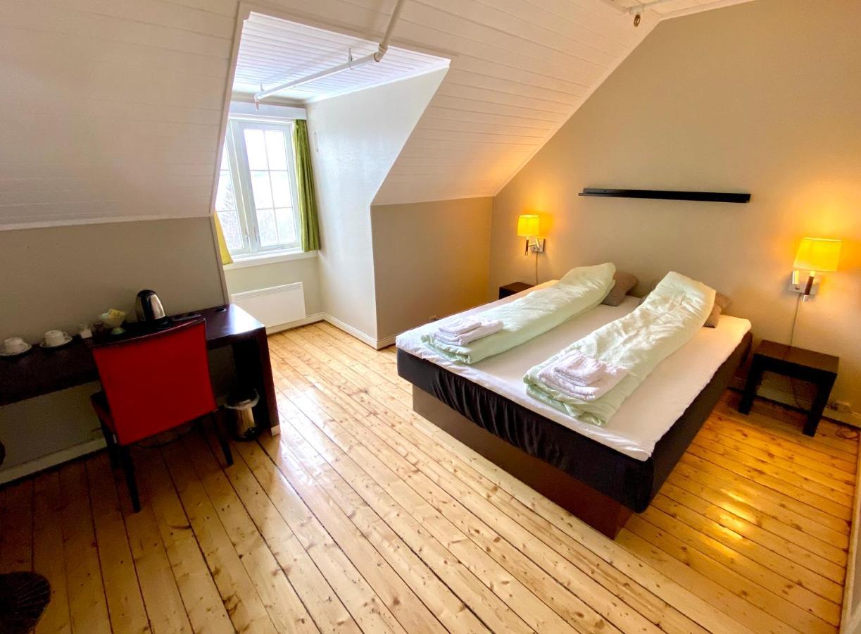 Solhov, Castle Of The Lyngen Alps Hotel Lyngseidet Bagian luar foto
